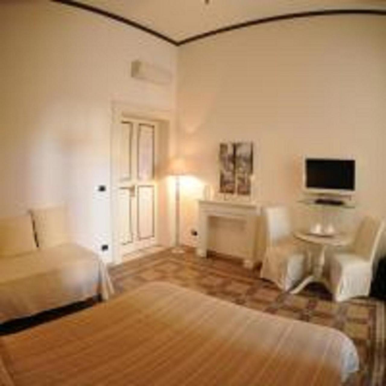 Casa Blanca 3*